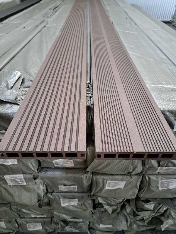 WPC Terrassendielen Kaffee 21×145 mm, 3 m